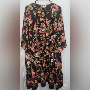 Time and Tru flower print ruffled edge kimon